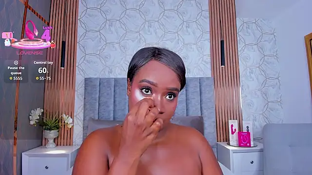 Snapshot of Britanymooree chatting on 02-03-26, 07:30 Britanymooree online show from 02-03-26, 07:30