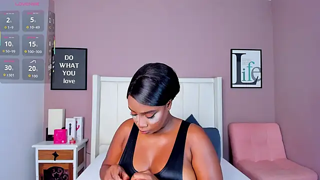 Britanymooree online show from 11-03-25, 08:01