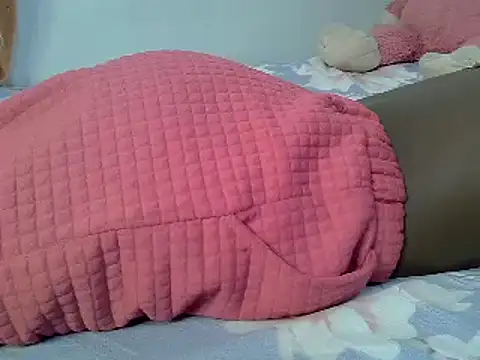 Snapshot of Slimbony chatting on 03-13-25, 04:49 Slimbony online show from 03-13-25, 04:49