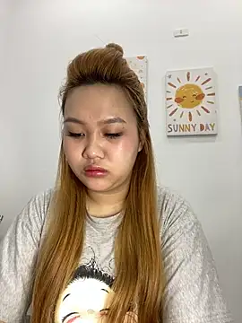 Snapshot of Odette68 chatting on 03-04-26, 01:02 Odette68 online show from 03-04-26, 01:02