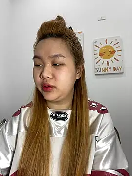 Snapshot of Odette68 chatting on 02-26-26, 12:32 Odette68 online show from 02-26-26, 12:32