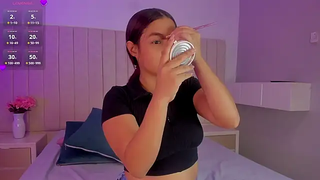 Littleolivia  online show from 02-19-26, 01:19