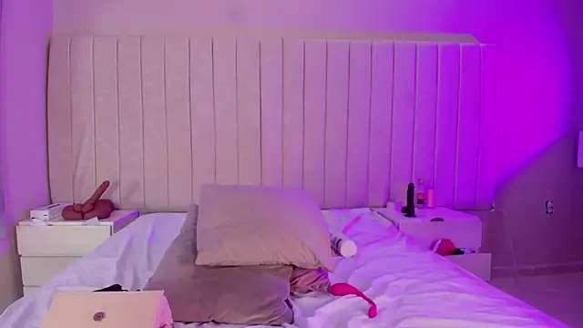 Littleolivia  online show from 01-07-26, 12:54