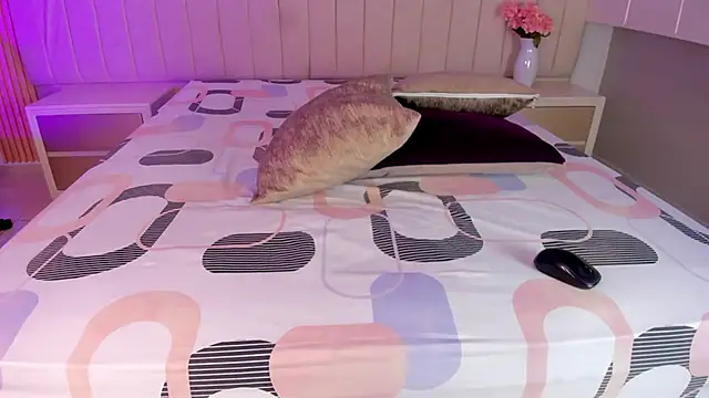 Littleolivia  online show from 03-21-26, 03:16