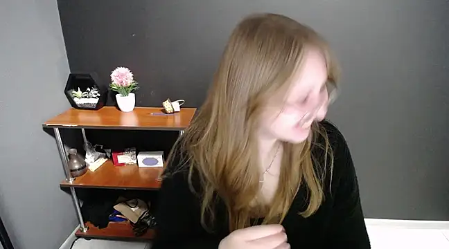 lady minx online show from 03-17-25, 07:57