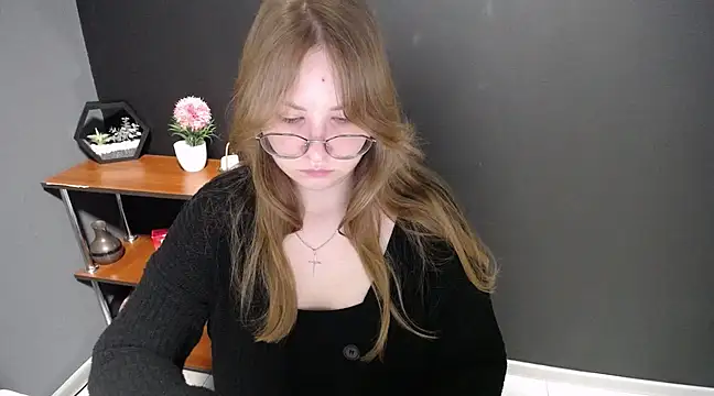 lady minx online show from 02-28-25, 07:15