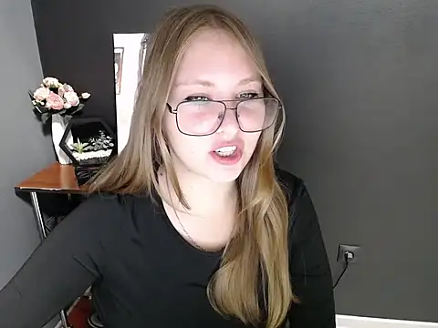 lady minx online show from 10-03-25, 06:48