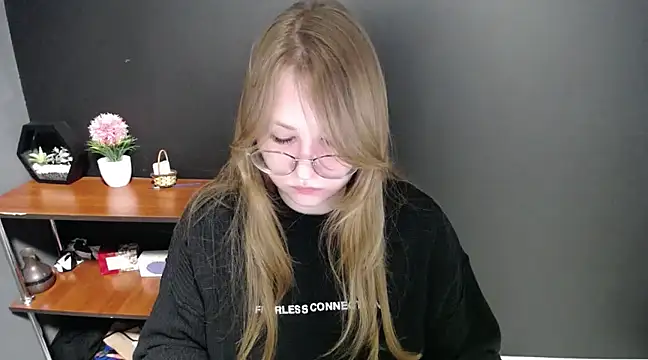 lady minx online show from 03-18-25, 07:33