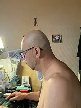 Snapshot of tsugu1105 chatting on 06-14-26, 04:25 tsugu1105 online show from 06-14-26, 04:25