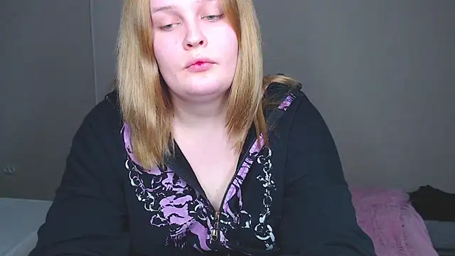 Snapshot of rozzhaos8 chatting on 02-14-25, 08:15 rozzhaos8 online show from 02-14-25, 08:15