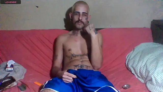 Snapshot of sellvageria chatting on 04-20-26, 09:05 sellvageria online show from 04-20-26, 09:05