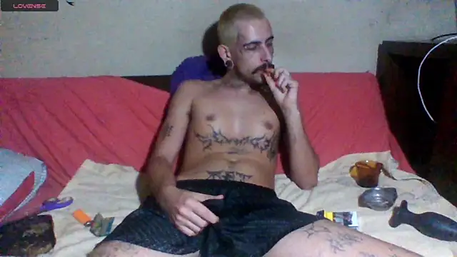Snapshot of sellvageria chatting on 04-25-26, 09:45 sellvageria online show from 04-25-26, 09:45