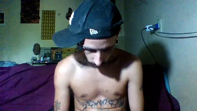 Snapshot of sellvageria chatting on 02-15-26, 12:04 sellvageria online show from 02-15-26, 12:04