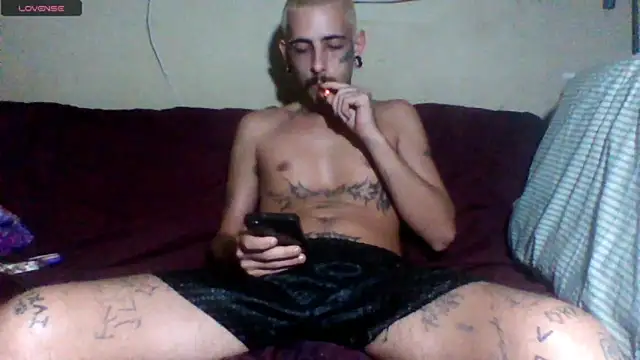 Snapshot of sellvageria chatting on 04-28-26, 03:22 sellvageria online show from 04-28-26, 03:22