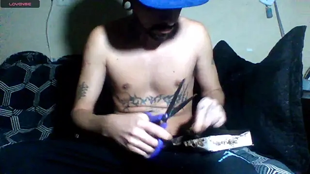 Snapshot of sellvageria chatting on 06-08-26, 12:38 sellvageria online show from 06-08-26, 12:38