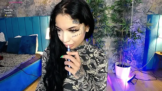 CreamyInkky  online show from 02-10-26, 07:29