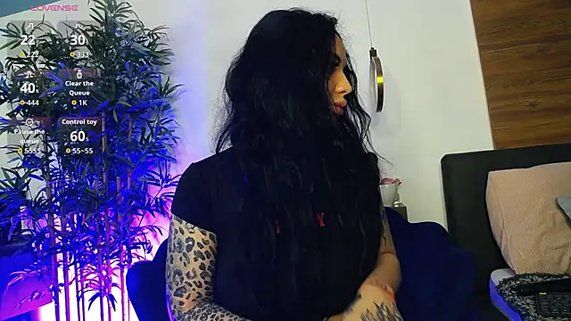 CreamyInkky  online show from 04-04-26, 06:53