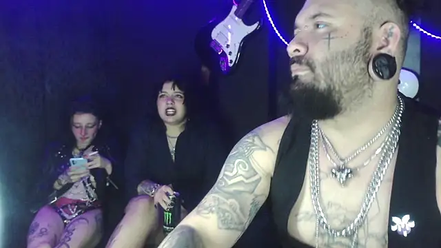 darkclothes online show from 10-29-25, 06:12