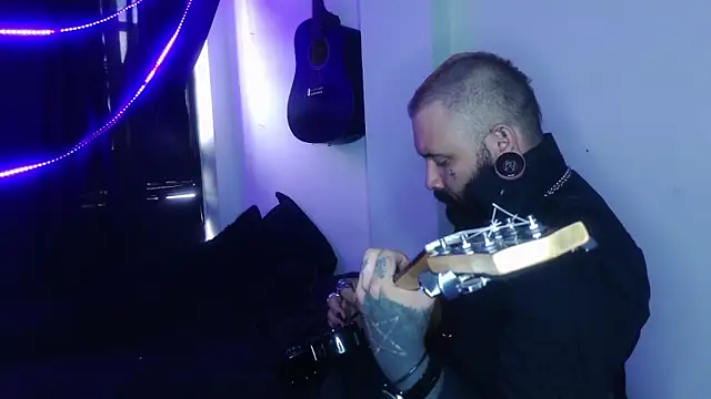 darkclothes online show from 12-24-24, 03:05