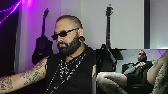 darkclothes online show from 12-27-24, 08:24