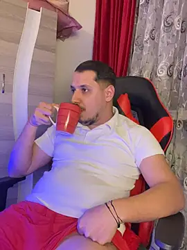 Snapshot of baramadalin chatting on 03-10-26, 04:33 baramadalin online show from 03-10-26, 04:33