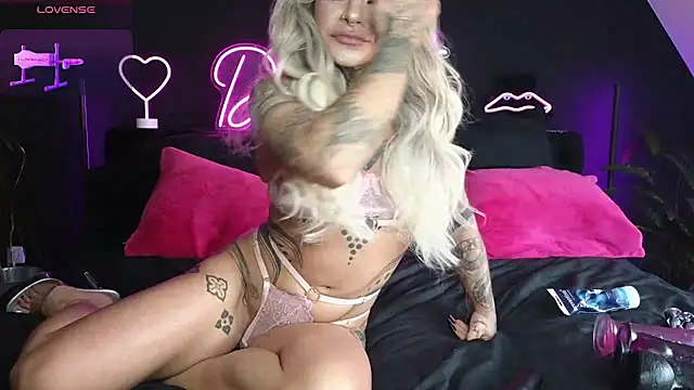 Divina X  online show from 02-25-25, 02:58
