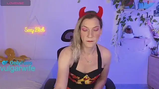 vulgar wife online show from 10-26-25, 04:51