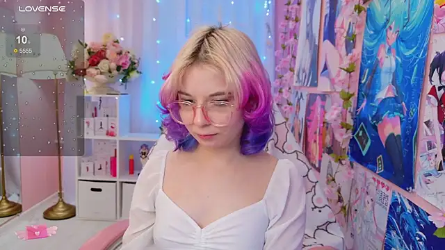 Coconut Mia online show from 11-17-25, 03:16