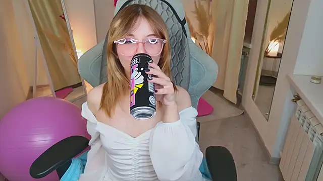 Coconut Mia online show from 06-11-26, 02:53
