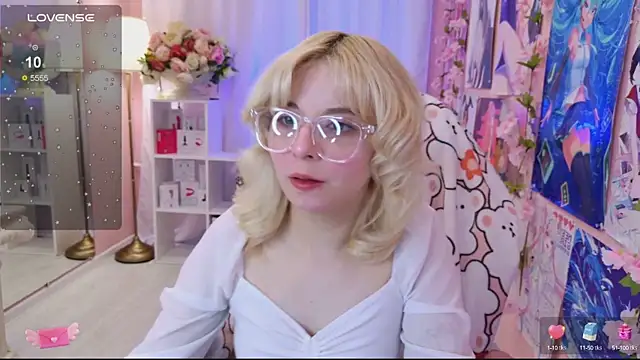 Coconut Mia online show from 09-26-25, 01:51