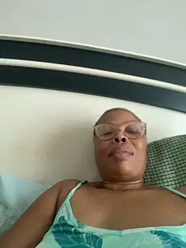 Nomthie online show from 03-13-25, 02:12