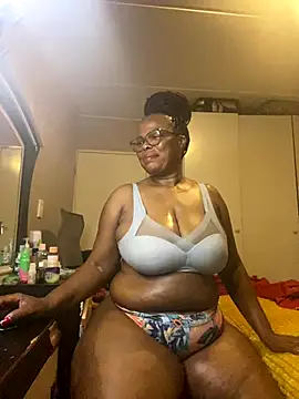 Nomthie online show from 12-19-25, 07:05