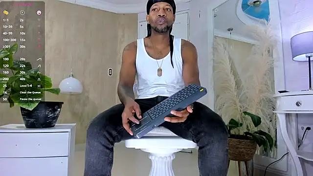 Snapshot of RicoBrown777_ chatting on 05-12-26, 03:47 RicoBrown777 online show from 05-12-26, 03:47