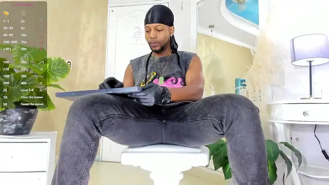 Snapshot of RicoBrown777_ chatting on 05-09-26, 04:05 RicoBrown777 online show from 05-09-26, 04:05
