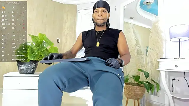 Snapshot of RicoBrown777_ chatting on 05-11-26, 04:14 RicoBrown777 online show from 05-11-26, 04:14