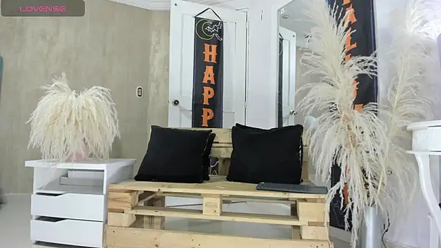 Snapshot of RicoBrown777_ chatting on 10-21-25, 04:23 RicoBrown777 online show from 10-21-25, 04:23