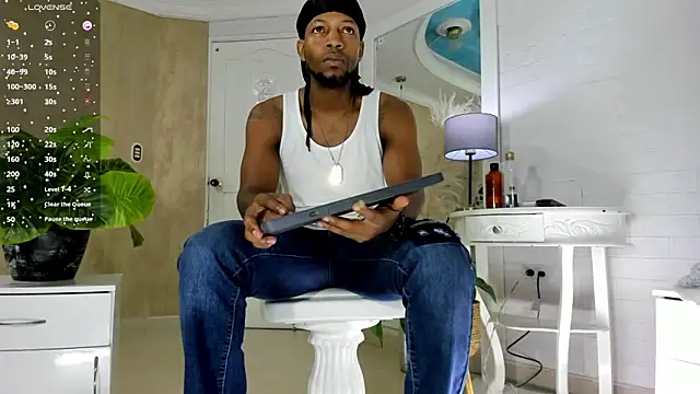 Snapshot of RicoBrown777_ chatting on 06-11-26, 03:58 RicoBrown777 online show from 06-11-26, 03:58