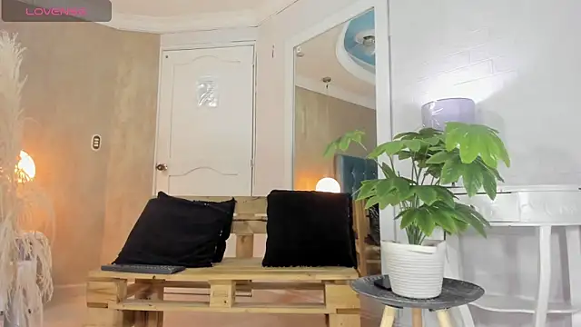 Snapshot of RicoBrown777_ chatting on 10-15-25, 04:11 RicoBrown777 online show from 10-15-25, 04:11