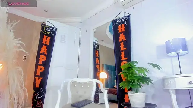 Snapshot of RicoBrown777_ chatting on 10-28-25, 03:51 RicoBrown777 online show from 10-28-25, 03:51