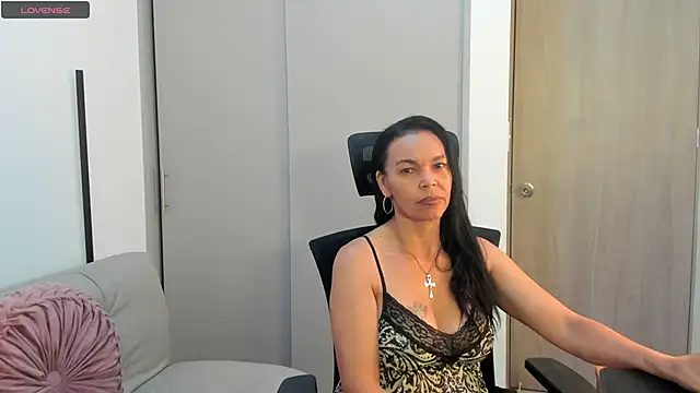 Evawalker  online show from 10-11-25, 12:55