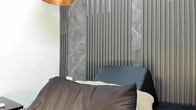 SaraiEvans online show from 09-25-25, 03:23