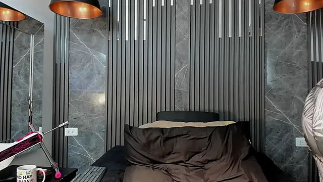 SaraiEvans online show from 11-21-25, 03:38