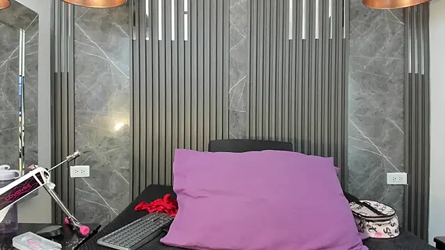 SaraiEvans online show from 01-11-26, 03:35