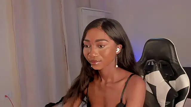 SavannahWildee online show from 12-19-24, 10:56