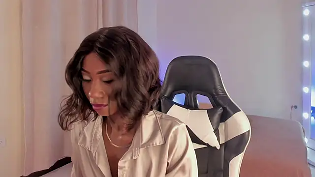 SavannahWildee online show from 02-24-25, 07:19