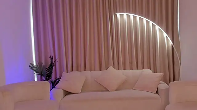 SavannahWildee online show from 09-14-25, 11:43