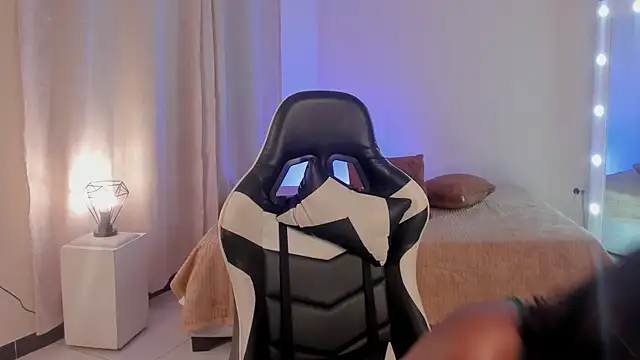 SavannahWildee online show from 01-21-25, 11:13