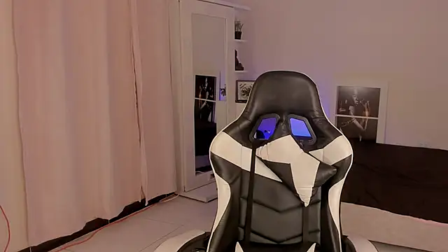 SavannahWildee online show from 12-19-24, 02:02