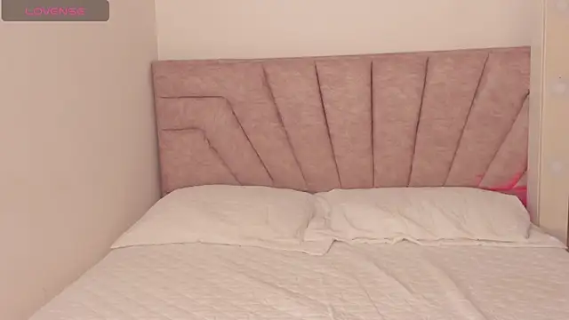 SavannahWildee online show from 11-14-25, 12:20