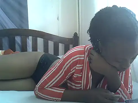 Snapshot of Amanda255 chatting on 04-28-26, 01:15 Amanda255 online show from 04-28-26, 01:15